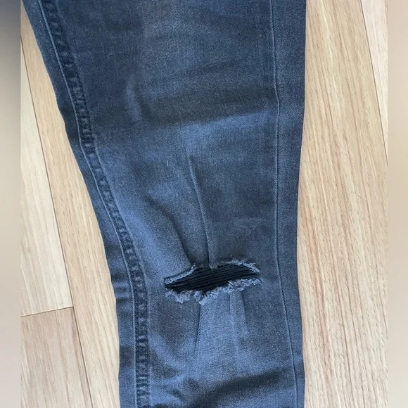 Old Navy Rockstar Skinny Jeans Ripped Knee Black Wash - Picture 6 of 9